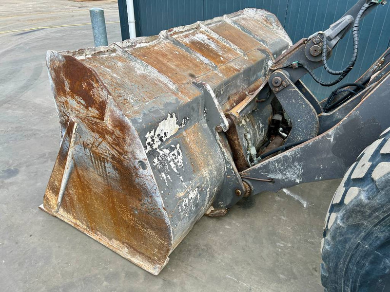 Wheel loader Volvo L50F: picture 10