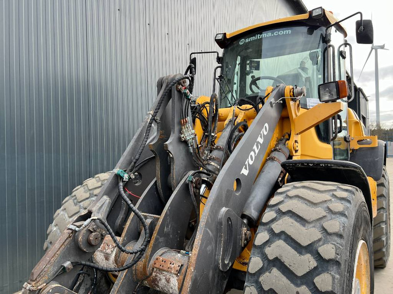 Wheel loader Volvo L50F: picture 11