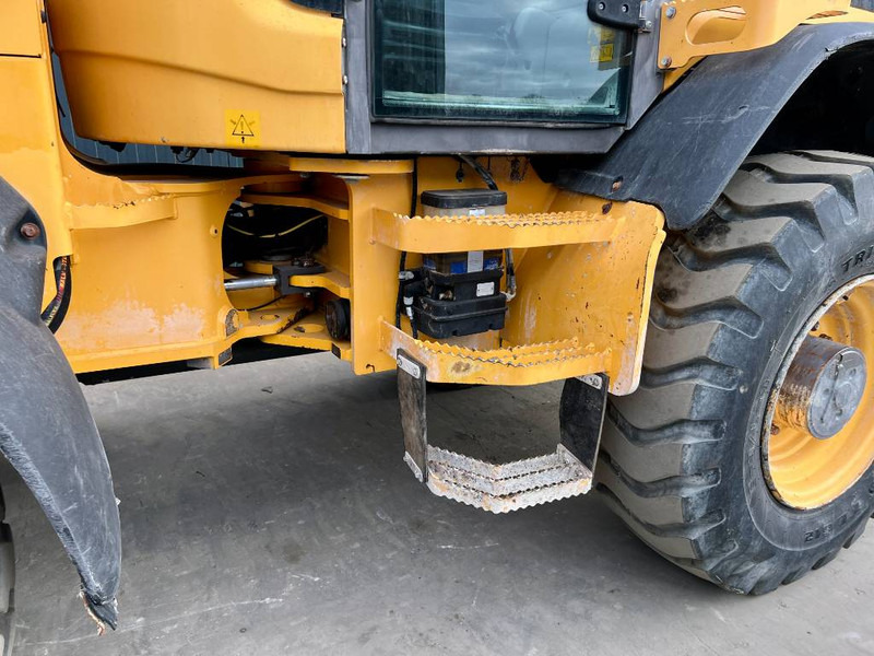 Wheel loader Volvo L50F: picture 7