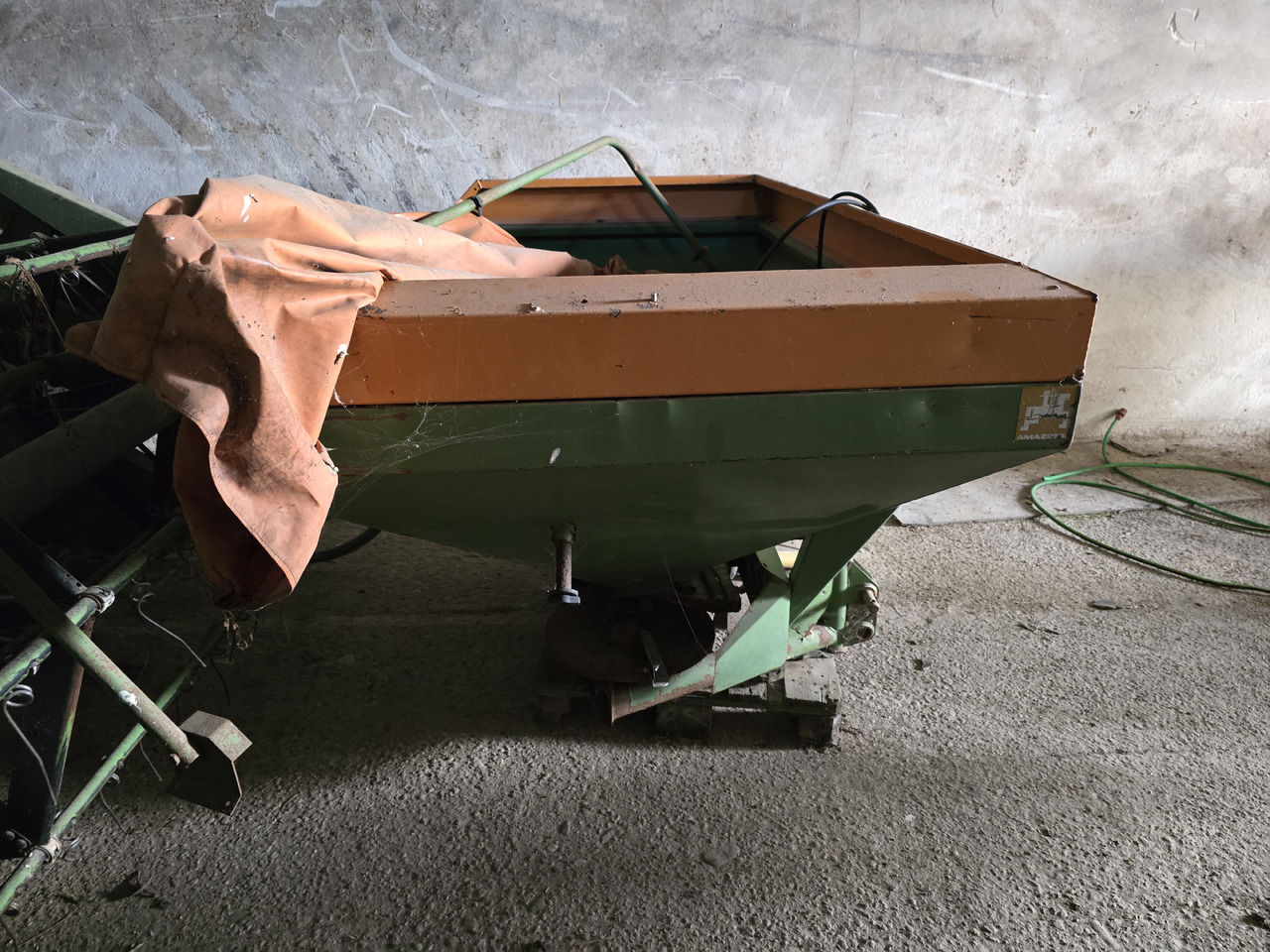 AMAZONE ZA-U 1501 - Fertilizer spreader: picture 4 AMAZONE ZA-U 1501 - Fertilizer spreader: picture 4