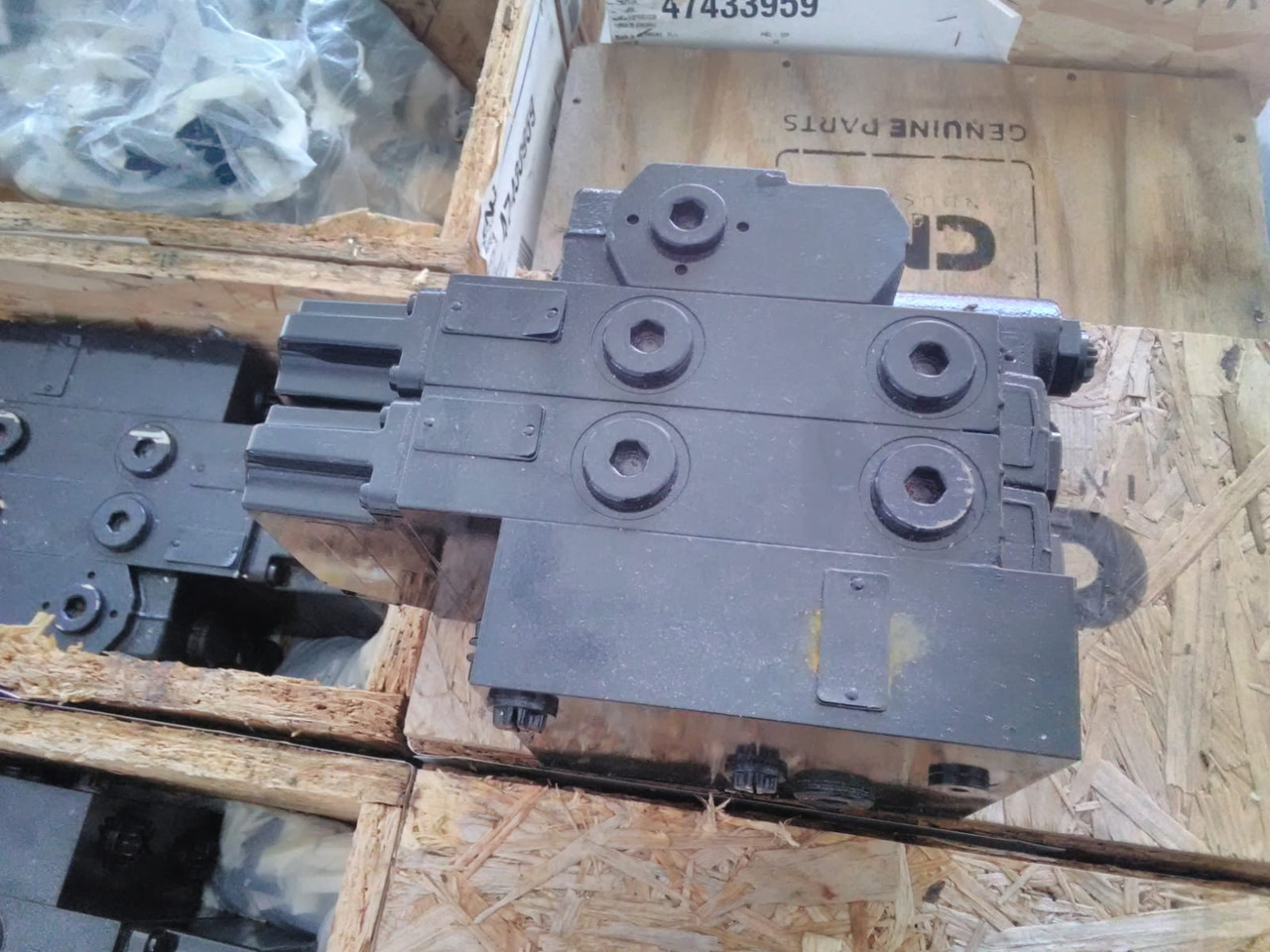 CNH 47433959 - Valve for Agricultural machinery: picture 3 CNH 47433959 - Valve for Agricultural machinery: picture 3