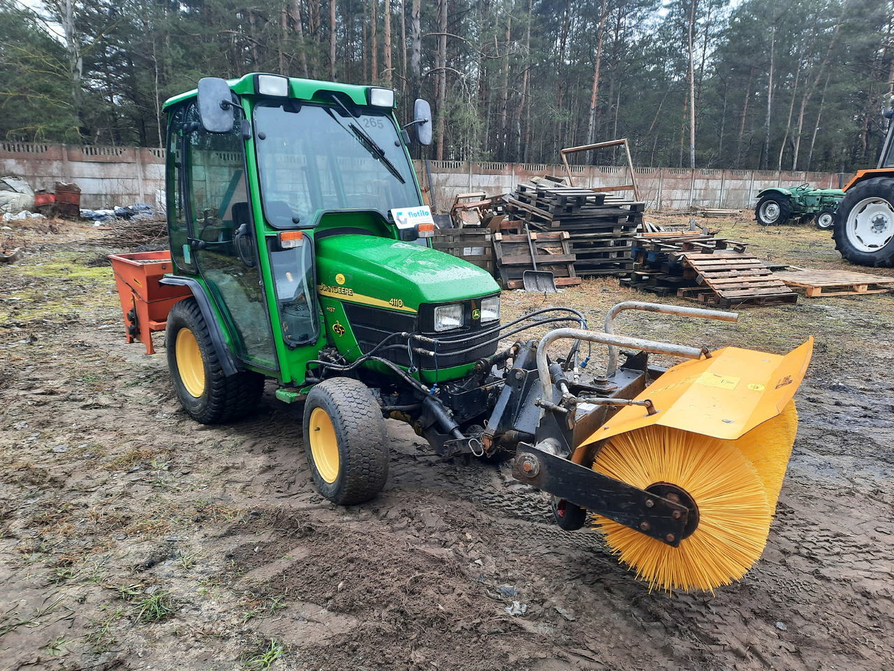 JOHN DEERE 4110 - Farm tractor: picture 2 JOHN DEERE 4110 - Farm tractor: picture 2