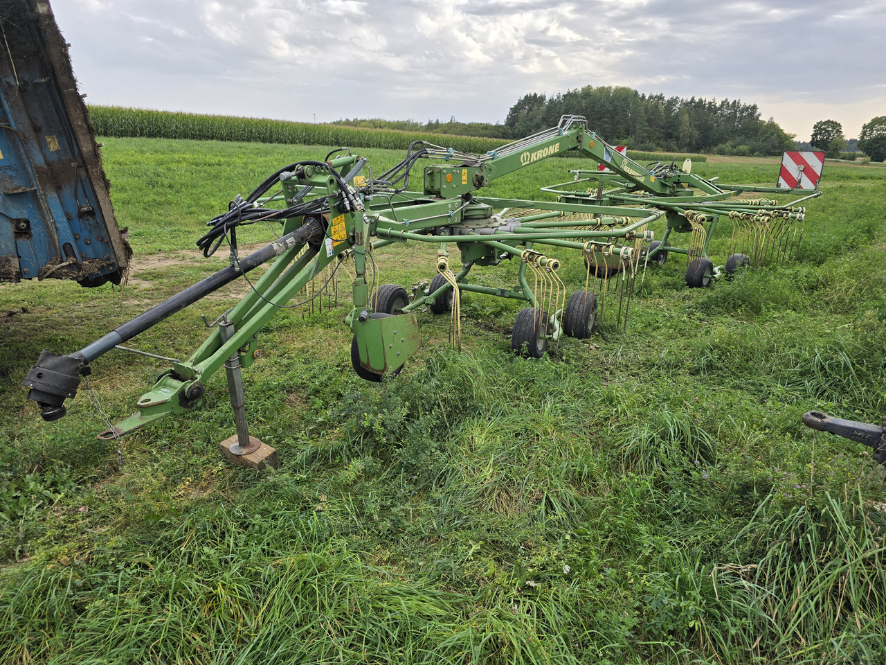 KRONE Swadro 710/26T - Tedder/ Rake: picture 2 KRONE Swadro 710/26T - Tedder/ Rake: picture 2