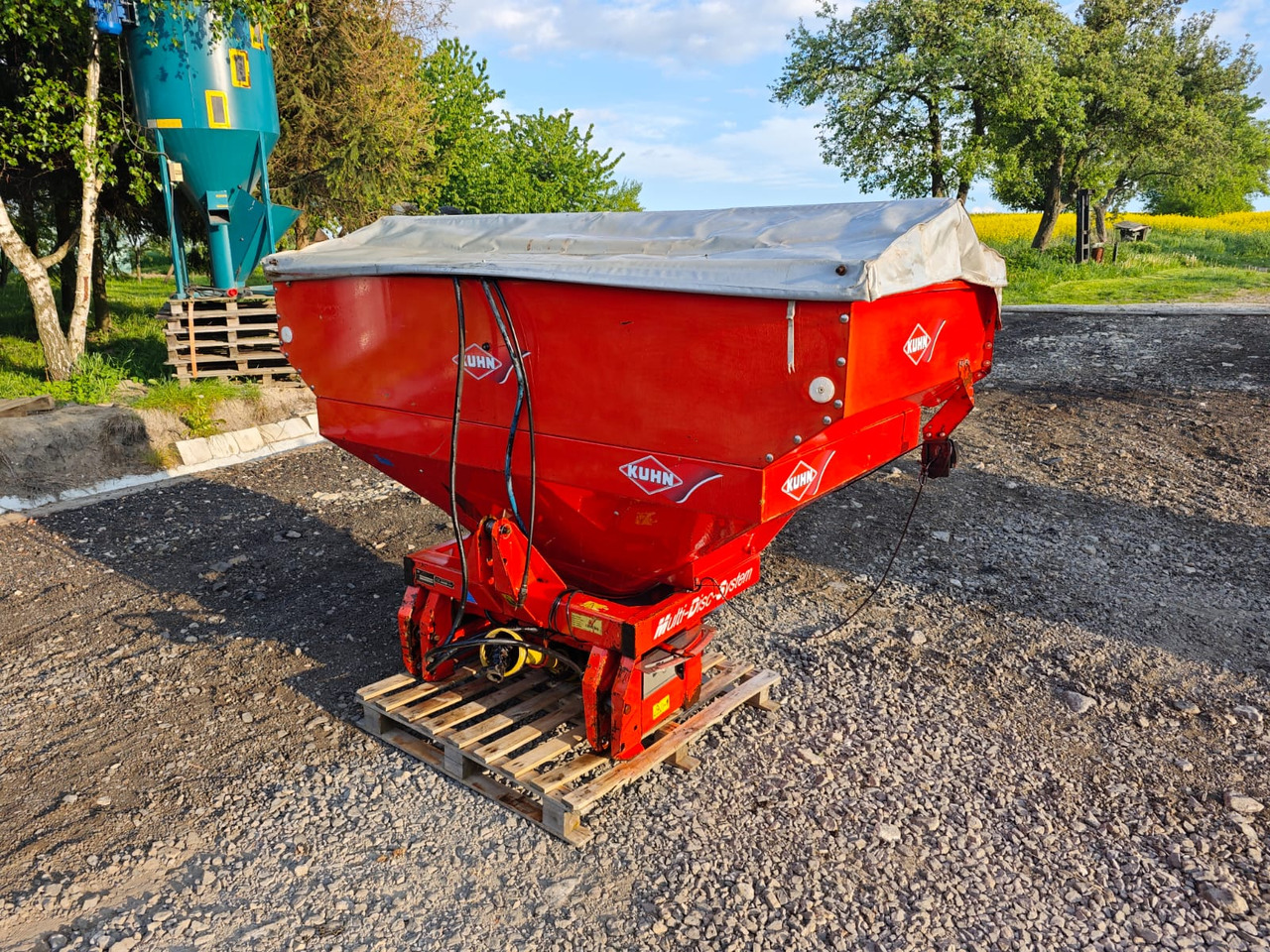 KUHN MDS 921 Multi-Disc-System 1700 L - Fertilizer spreader: picture 1 KUHN MDS 921 Multi-Disc-System 1700 L - Fertilizer spreader: picture 1