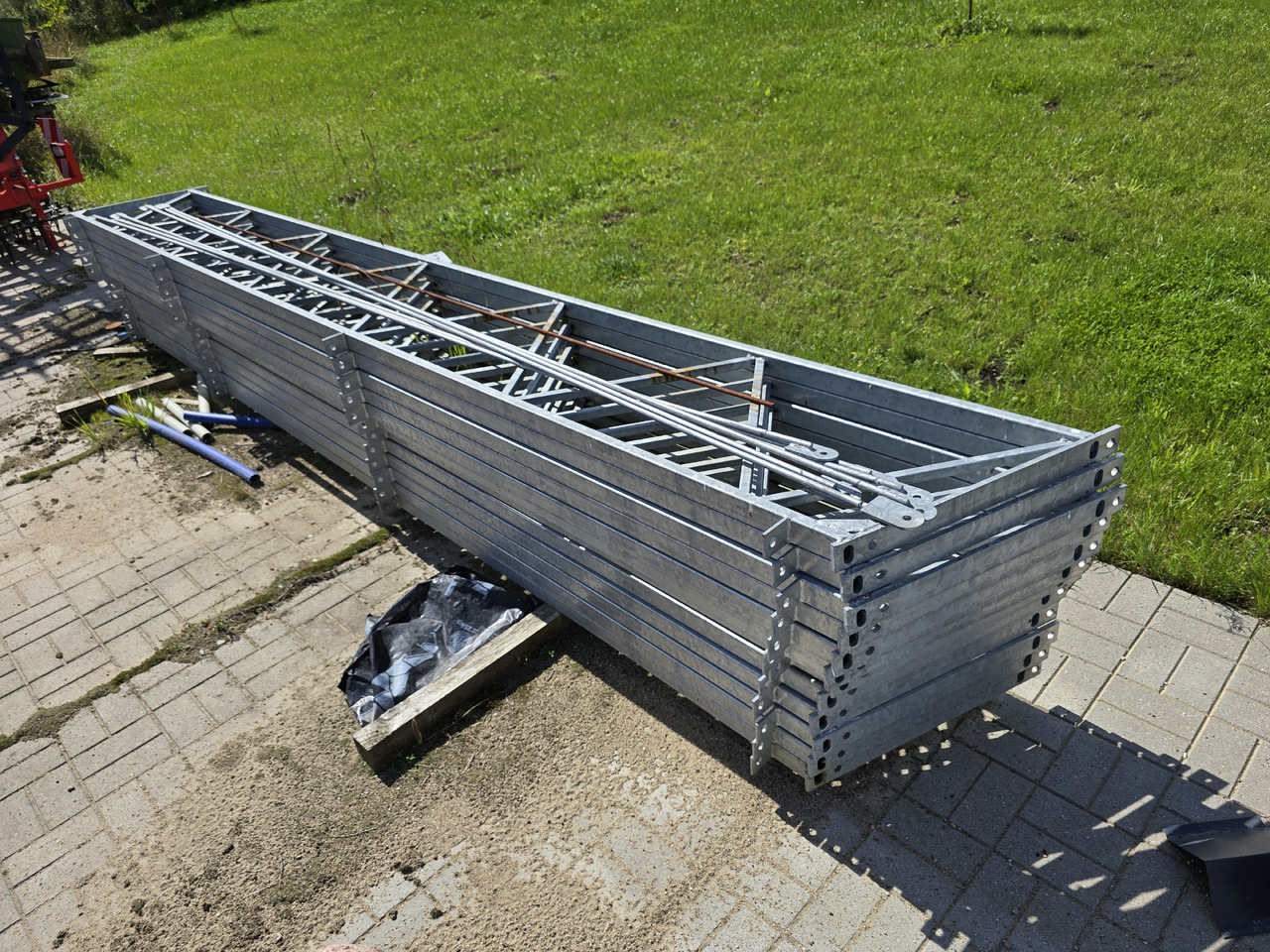 Konstrukcja hali / wiaty stalowej 8 m x 5 m (40 m2) ocynkowana NOWA - Construction equipment: picture 1 Konstrukcja hali / wiaty stalowej 8 m x 5 m (40 m2) ocynkowana NOWA - Construction equipment: picture 1