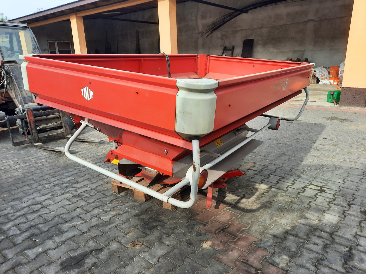 LELY CENTERLINER SX 2000 L - Fertilizer spreader: picture 1 LELY CENTERLINER SX 2000 L - Fertilizer spreader: picture 1