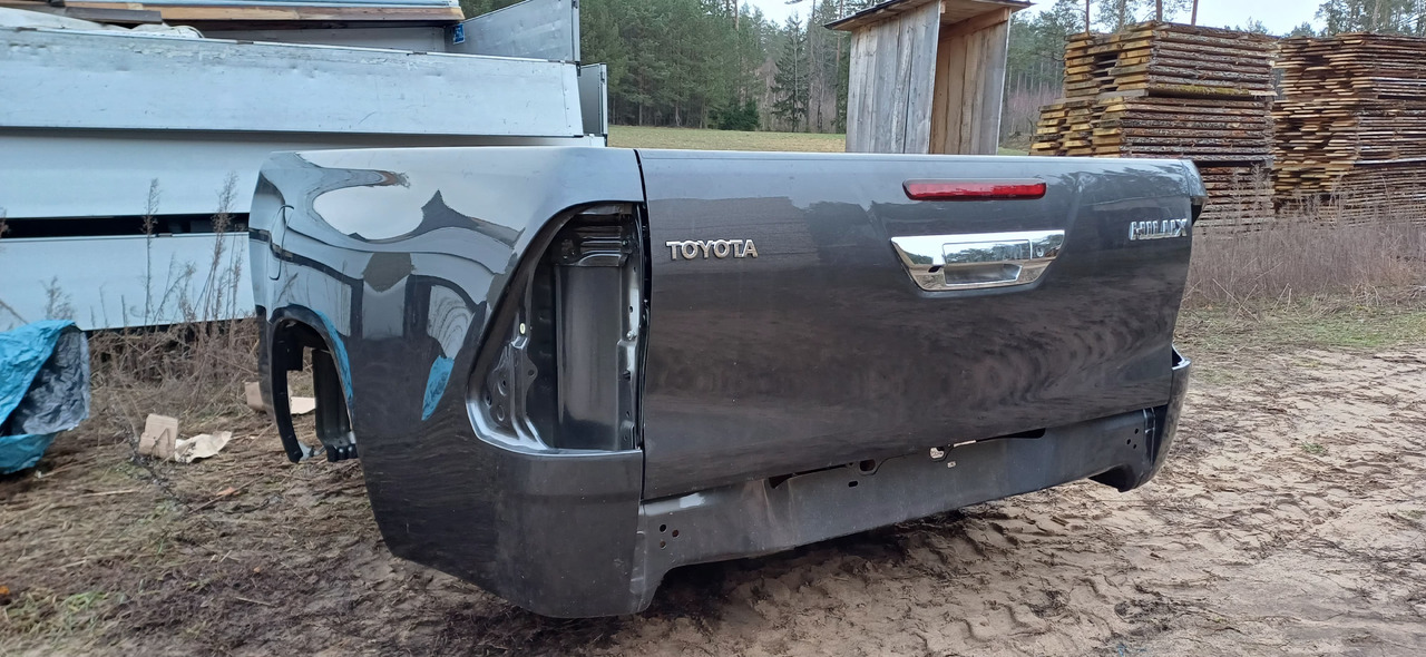TOYOTA HILUX Extracab (2023 r.) NOWA paka skrzynia - Body and exterior for Car: picture 3 TOYOTA HILUX Extracab (2023 r.) NOWA paka skrzynia - Body and exterior for Car: picture 3