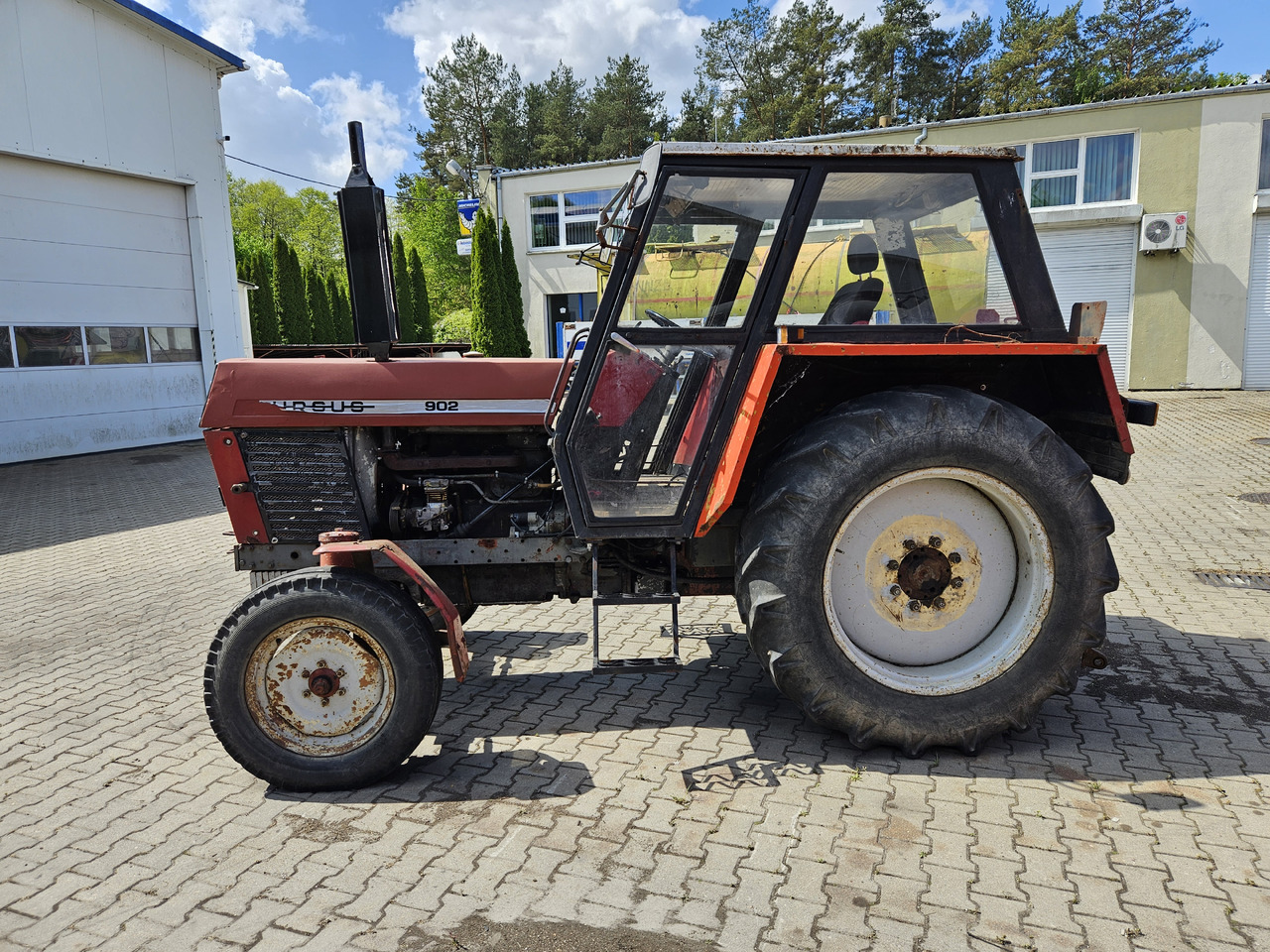 Ursus C-385 - Farm tractor: picture 1 Ursus C-385 - Farm tractor: picture 1