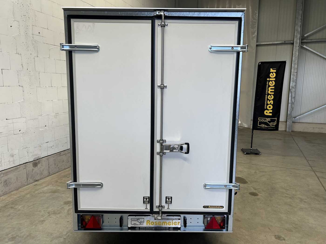 BLYSS F1330HD Seitentür,Fenster Kofferanhänger - Closed box trailer: picture 3 BLYSS F1330HD Seitentür,Fenster Kofferanhänger - Closed box trailer: picture 3
