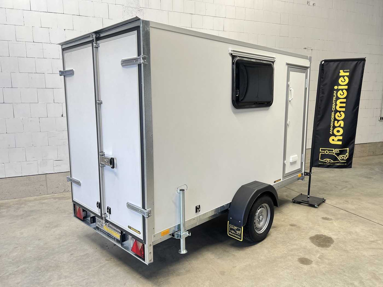 BLYSS F1330HD Seitentür,Fenster Kofferanhänger - Closed box trailer: picture 4 BLYSS F1330HD Seitentür,Fenster Kofferanhänger - Closed box trailer: picture 4