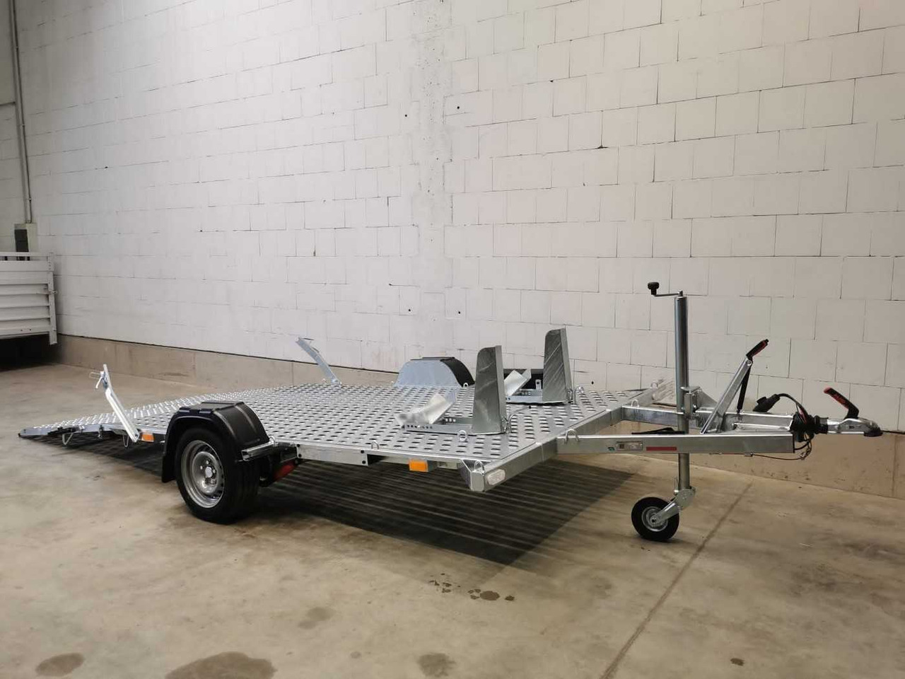 VEZEKO Motovan C 18+Box Autotransporter - Motorcycle trailer: picture 2 VEZEKO Motovan C 18+Box Autotransporter - Motorcycle trailer: picture 2