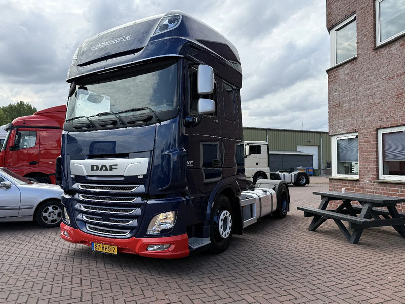 DAF XF 440 XF440 4X2 SSC LOWDECK / ONLY 577TKM / RETARDER / TUV 7-2026!!!!!!!!!!! - Tractor unit: picture 2 DAF XF 440 XF440 4X2 SSC LOWDECK / ONLY 577TKM / RETARDER / TUV 7-2026!!!!!!!!!!! - Tractor unit: picture 2