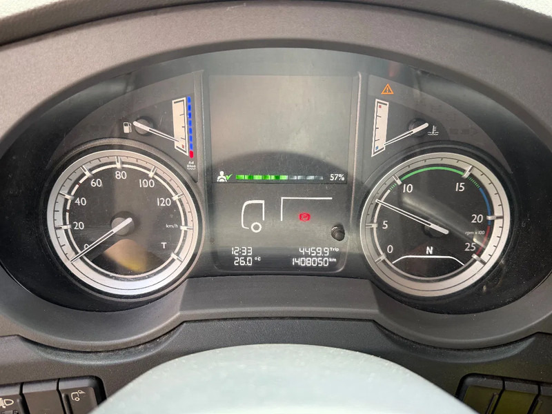 DAF XF 460 XF460 SSC Lowdeck / 2x tank / Night airco - Tractor unit: picture 5 DAF XF 460 XF460 SSC Lowdeck / 2x tank / Night airco - Tractor unit: picture 5