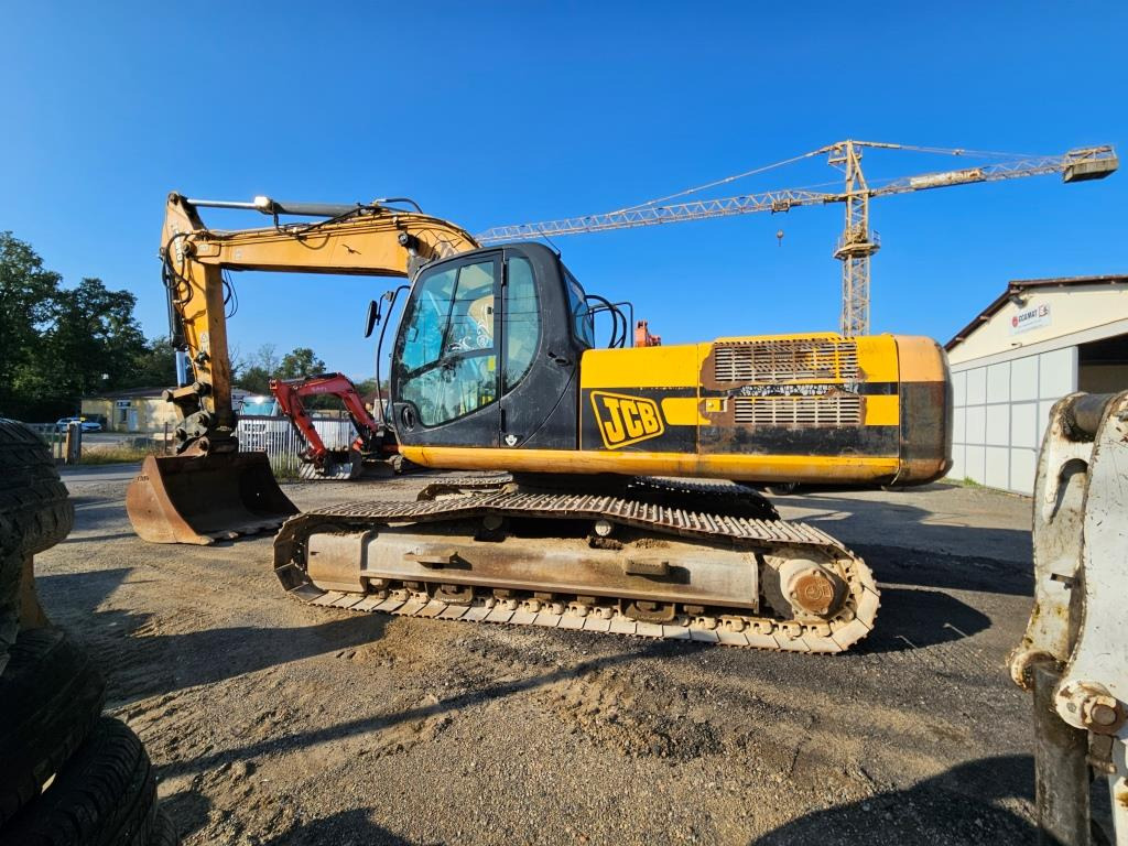 Crawler excavator JCB JS 240 NC: picture 11