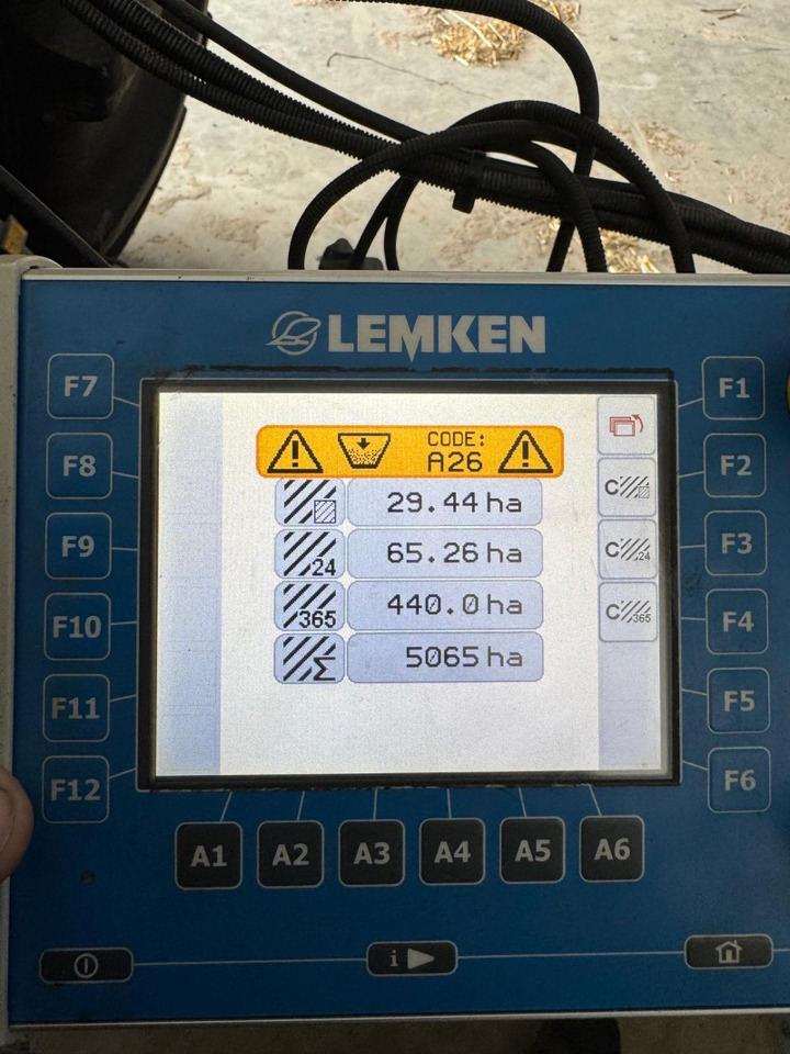 Lemken Compact Solitair 9/400 Zirkon 10 starr - Combine seed drill: picture 2 Lemken Compact Solitair 9/400 Zirkon 10 starr - Combine seed drill: picture 2