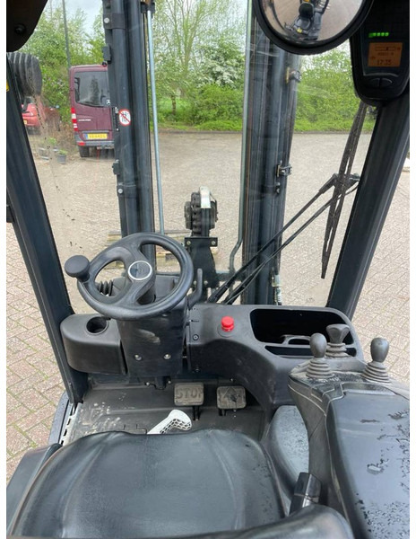 Linde E 20 - Electric forklift: picture 3 Linde E 20 - Electric forklift: picture 3
