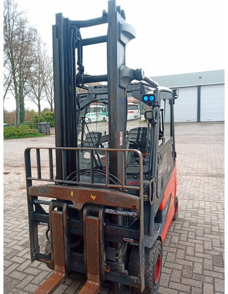 Linde E30HL-01/600 - Electric forklift: picture 5 Linde E30HL-01/600 - Electric forklift: picture 5