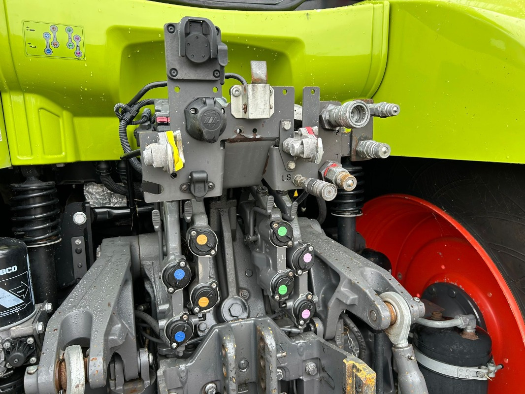 CLAAS Arion 660 - Farm tractor: picture 4 CLAAS Arion 660 - Farm tractor: picture 4