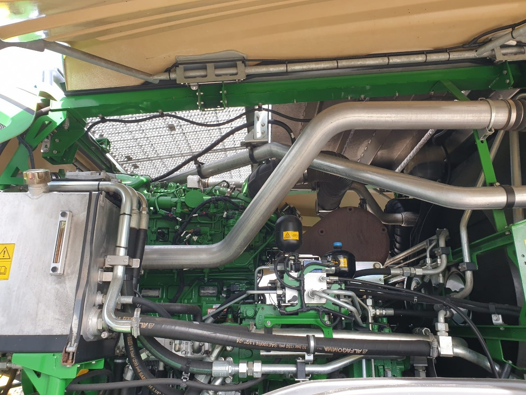 John Deere 8500 - Harvester: picture 2 John Deere 8500 - Harvester: picture 2