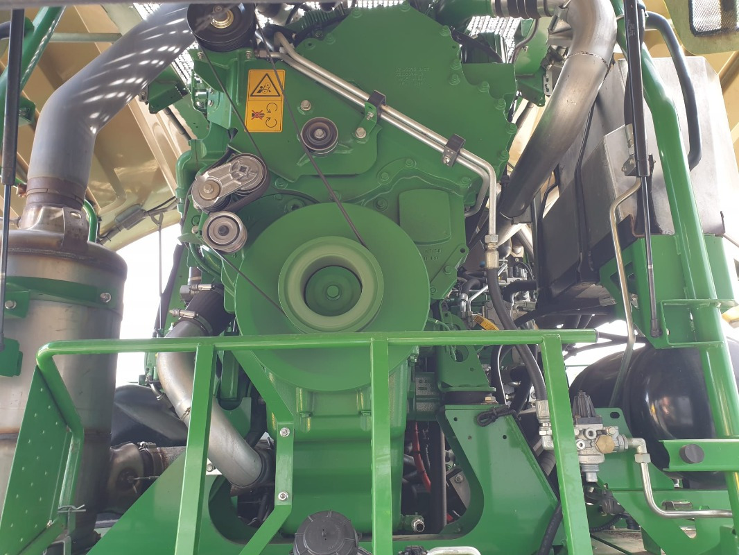 John Deere 8500 - Harvester: picture 3 John Deere 8500 - Harvester: picture 3