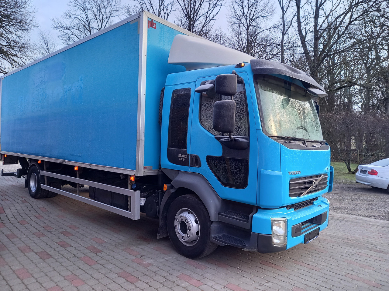 VOLVO FL 240, 4x2, GW 16000 KG - Isothermal truck: picture 2 VOLVO FL 240, 4x2, GW 16000 KG - Isothermal truck: picture 2