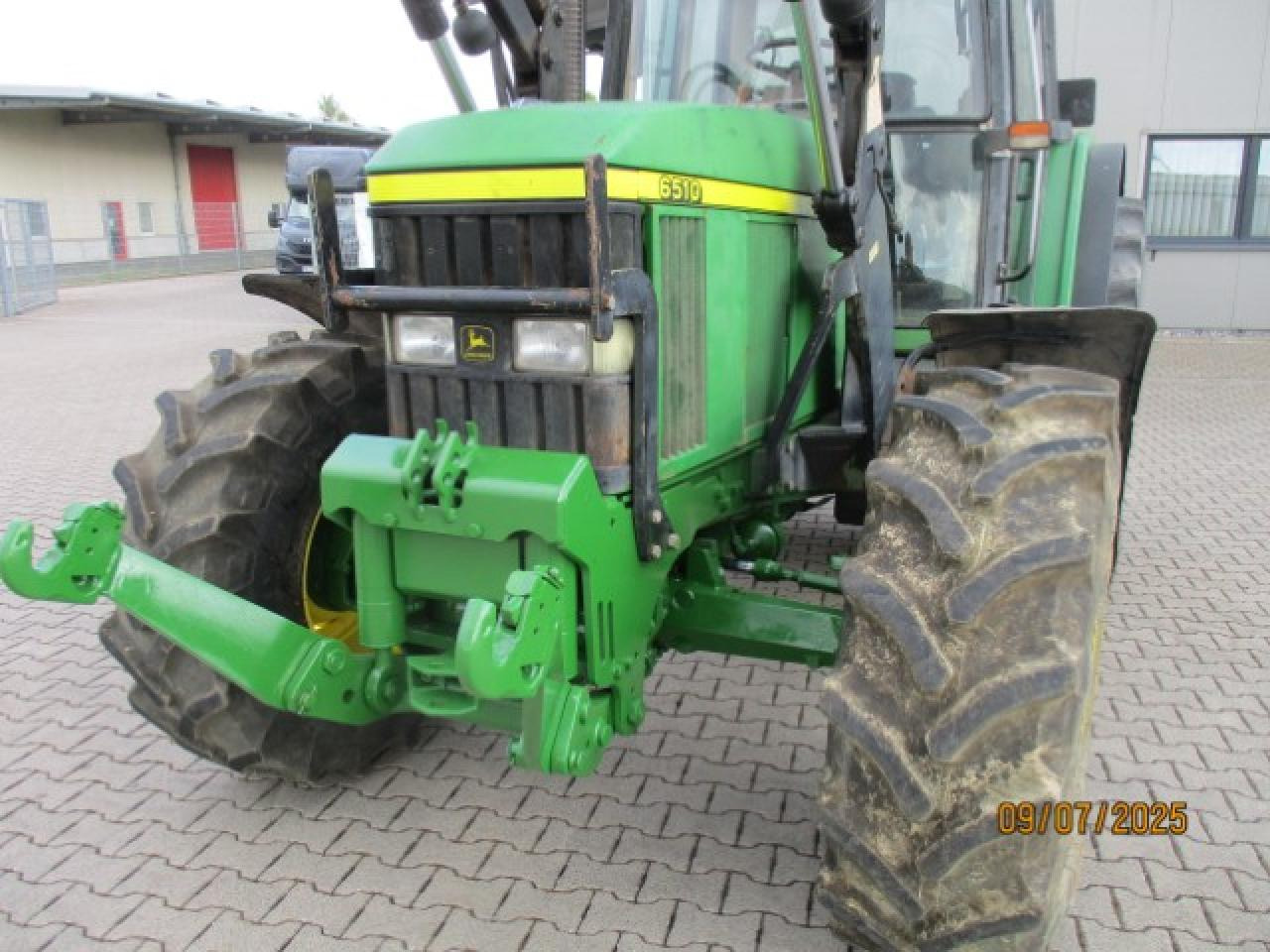 John Deere 6610 TLS - Farm tractor: picture 3 John Deere 6610 TLS - Farm tractor: picture 3
