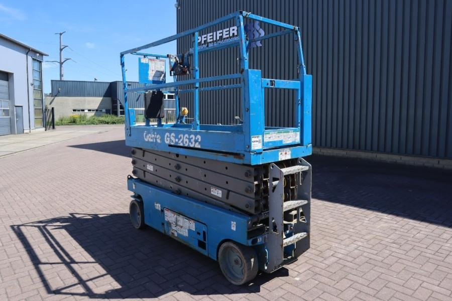 Genie GS2632 Electric, Working Height 10m, 227kg Capacit  - Scissor lift: picture 2 Genie GS2632 Electric, Working Height 10m, 227kg Capacit  - Scissor lift: picture 2