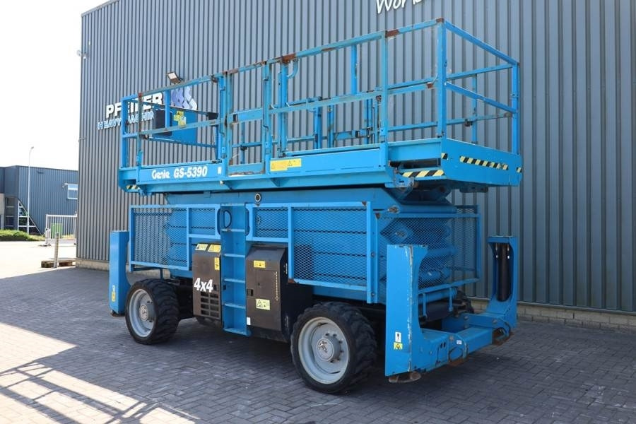 Lease a Genie GS5390 Diesel, 4x4 Drive, 18.15m Working Height, 6  Genie GS5390 Diesel, 4x4 Drive, 18.15m Working Height, 6: picture 9