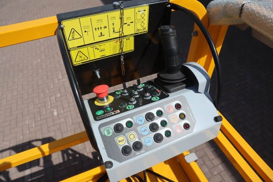 Haulotte Compact 12DX Valid Inspection, *Guarantee! Diesel,  - Scissor lift: picture 4 Haulotte Compact 12DX Valid Inspection, *Guarantee! Diesel,  - Scissor lift: picture 4