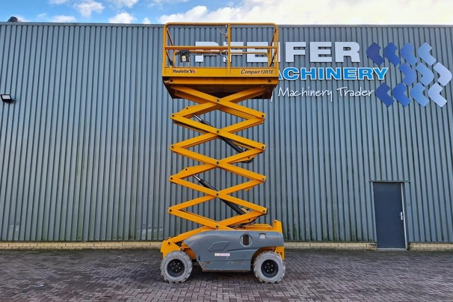Haulotte Compact 12RTE Electric, 12m Working Height, 450kg - Scissor lift: picture 2 Haulotte Compact 12RTE Electric, 12m Working Height, 450kg - Scissor lift: picture 2