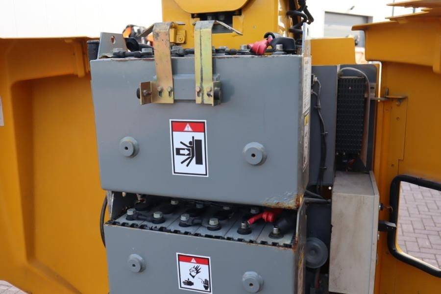 Haulotte STAR 10 As-Is, Electric, 10m Working Height, 3m Re - Articulated boom: picture 4 Haulotte STAR 10 As-Is, Electric, 10m Working Height, 3m Re - Articulated boom: picture 4