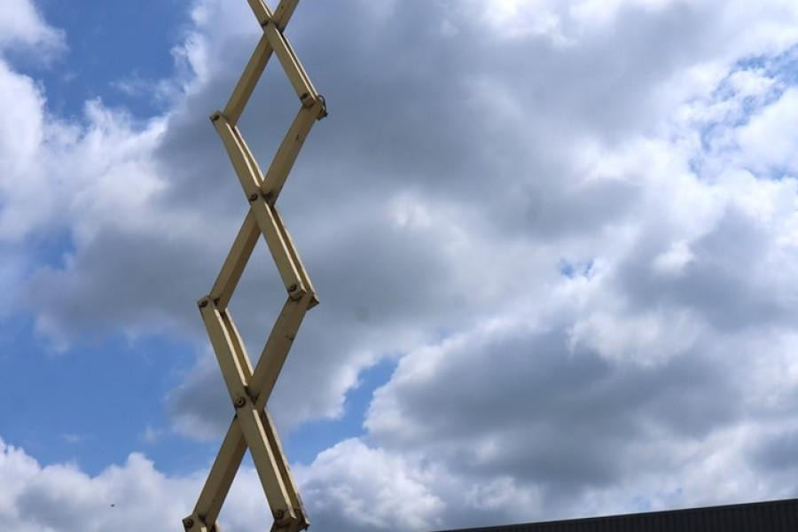 Scissor lift JLG SL320-30 Diesel, 4x4 Drive, 34m Working Height, 14: picture 10