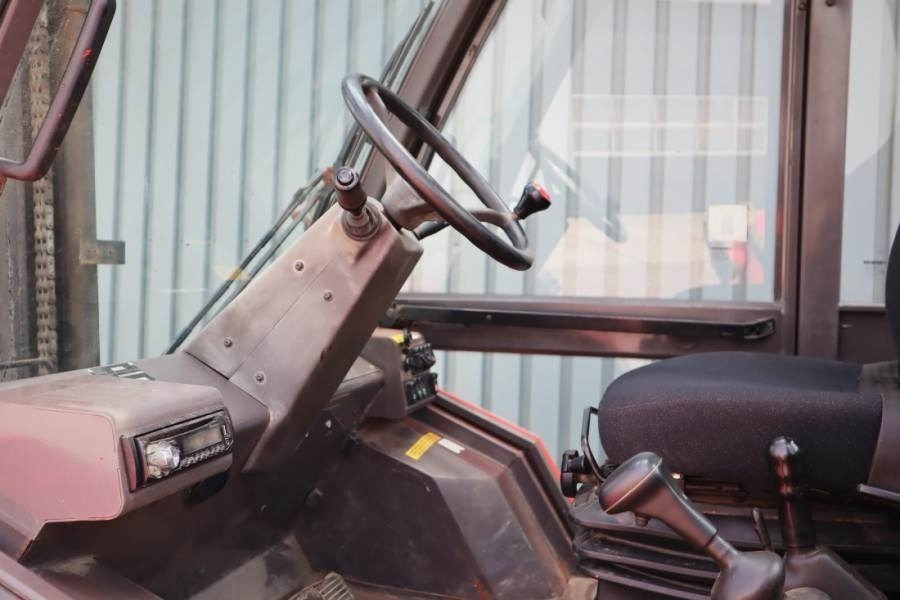 Manitou M30-4 Diesel, 4x4 Drive, 3t Capacity, Triplex Mast - Rough terrain forklift: picture 4 Manitou M30-4 Diesel, 4x4 Drive, 3t Capacity, Triplex Mast - Rough terrain forklift: picture 4