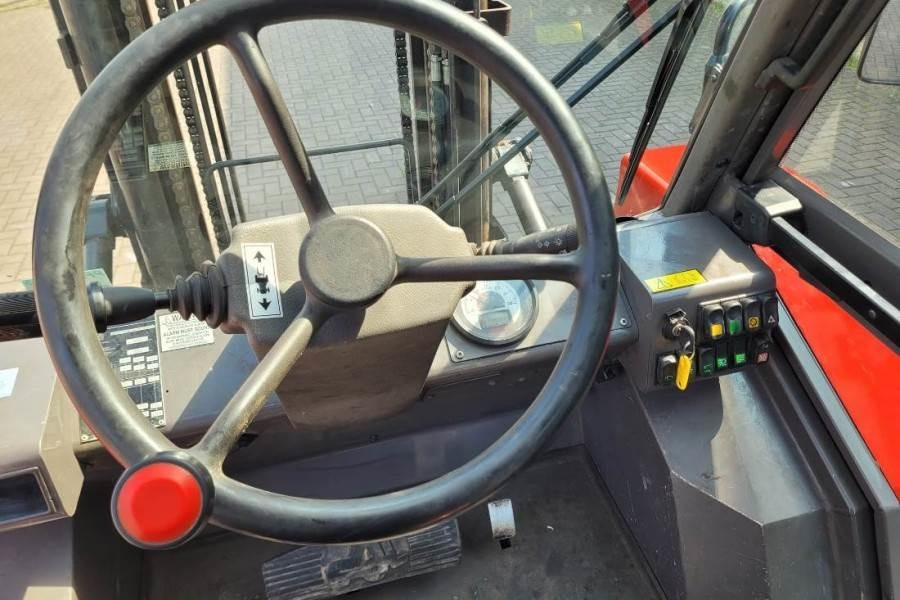 Manitou M30-4 Valid Inspection, *Guarantee, Diesel, 4x4 Dr - Rough terrain forklift: picture 4 Manitou M30-4 Valid Inspection, *Guarantee, Diesel, 4x4 Dr - Rough terrain forklift: picture 4