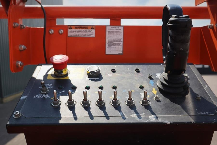 Snorkel A38E Valid Inspection, *Guarantee! Electric, 13.5m - Articulated boom: picture 4 Snorkel A38E Valid Inspection, *Guarantee! Electric, 13.5m - Articulated boom: picture 4