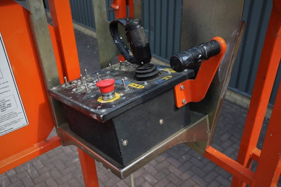 Snorkel S2755RT Diesel, 10.1m Working Height, 300kg Capaci - Scissor lift: picture 4 Snorkel S2755RT Diesel, 10.1m Working Height, 300kg Capaci - Scissor lift: picture 4