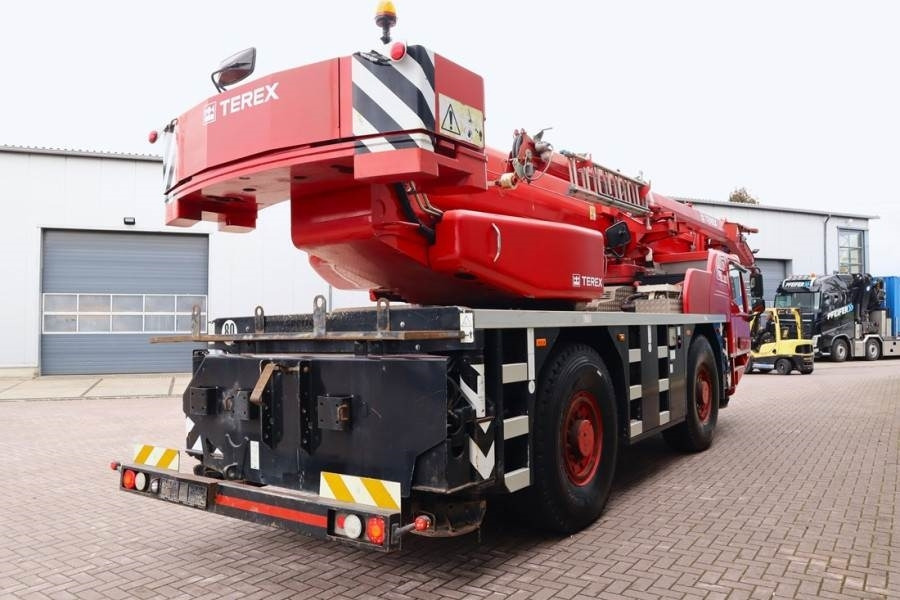 All terrain crane Terex AC40/2L Diesel, 4x4 Drive And 4-Wheel Steering, 40: picture 8 All terrain crane Terex AC40/2L Diesel, 4x4 Drive And 4-Wheel Steering, 40: picture 8
