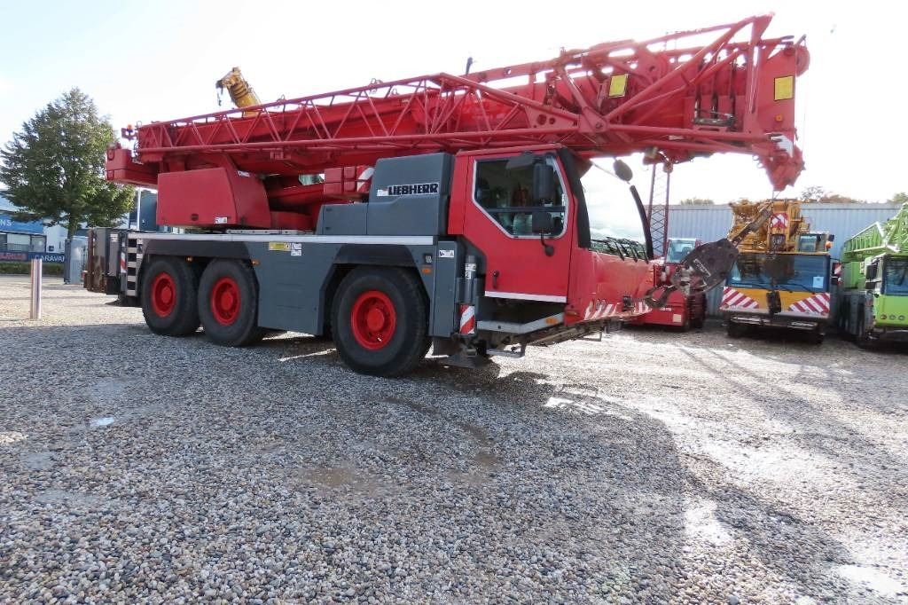 Liebherr LTM 1055-3.2  - All terrain crane: picture 2 Liebherr LTM 1055-3.2  - All terrain crane: picture 2