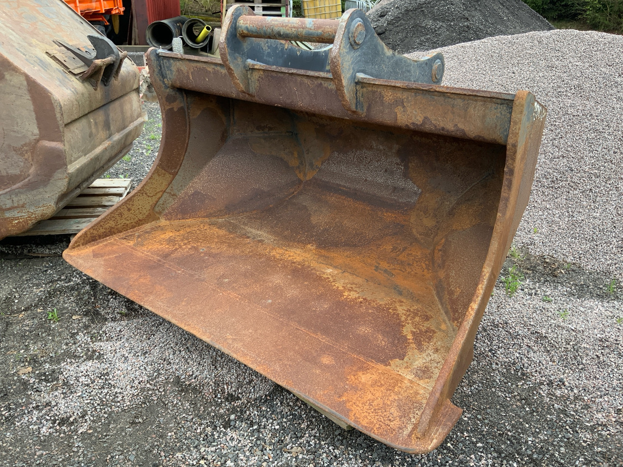 Engcon GB17-900-1700 - Bucket for Construction machinery: picture 1 Engcon GB17-900-1700 - Bucket for Construction machinery: picture 1