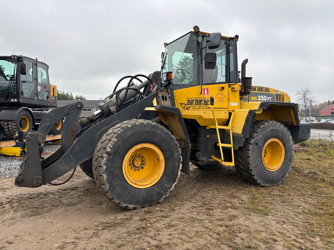 Komatsu WA250PT-5H - Wheel loader: picture 1 Komatsu WA250PT-5H - Wheel loader: picture 1