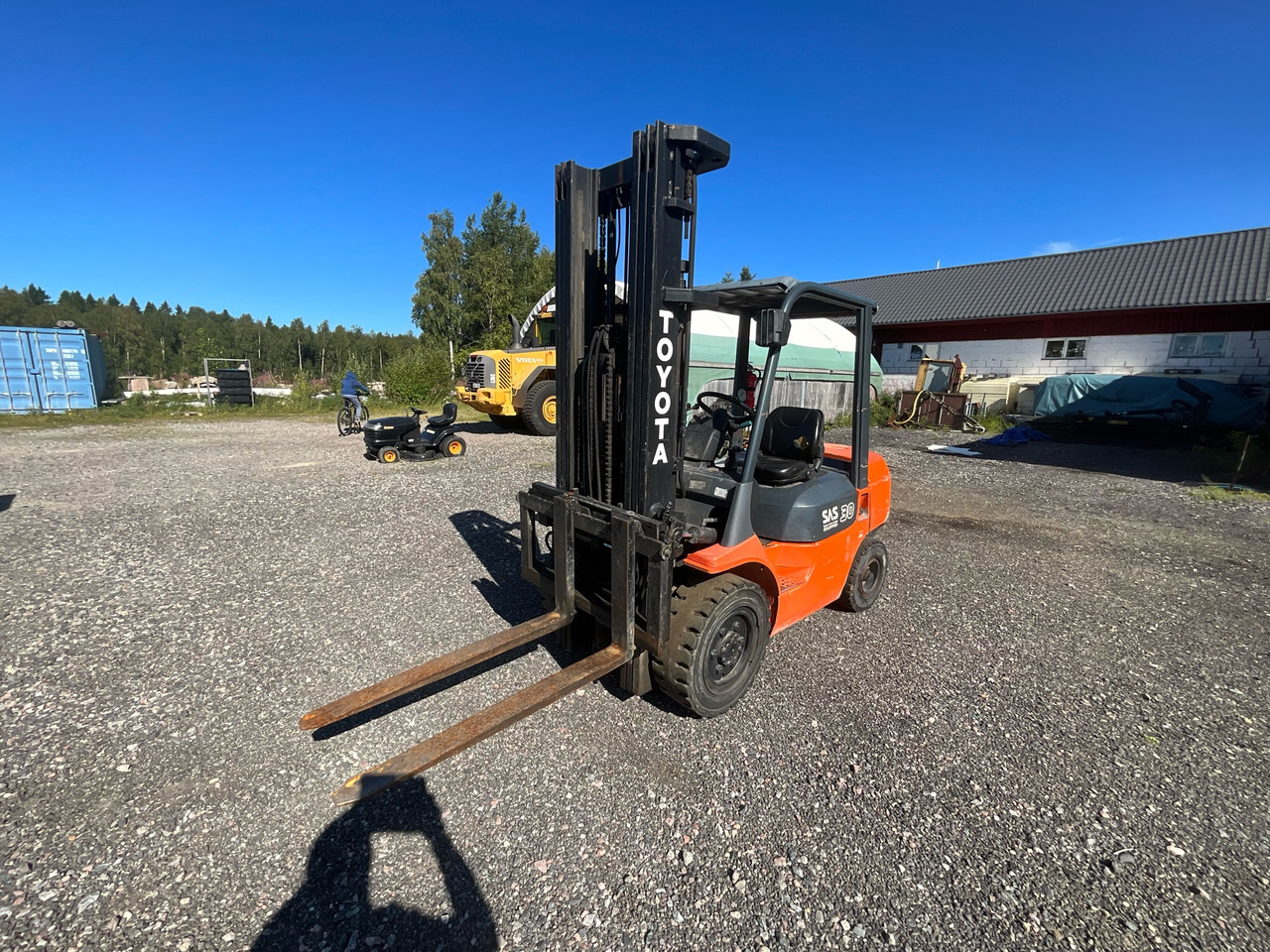 Toyota 02-7FDF30 - Material handling equipment: picture 1 Toyota 02-7FDF30 - Material handling equipment: picture 1