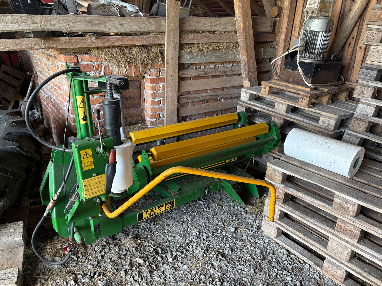 McHale 995 LM - Bale wrapper: picture 1 McHale 995 LM - Bale wrapper: picture 1