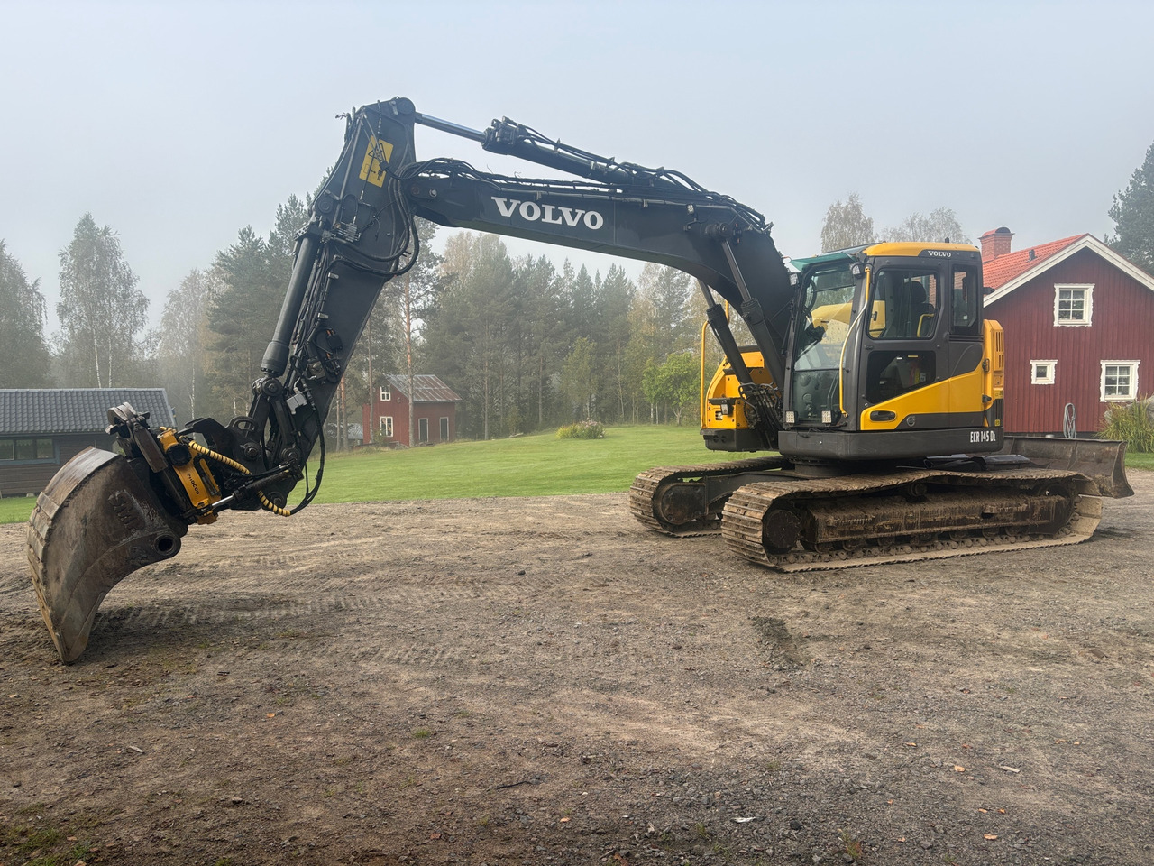 Volvo ECR145DL - Excavator: picture 1 Volvo ECR145DL - Excavator: picture 1