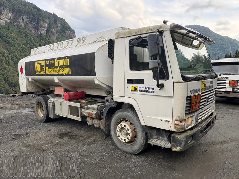 Volvo FL 7 Volvo FL7 285 Fuel tanker 4x2 - Tank truck: picture 1 Volvo FL 7 Volvo FL7 285 Fuel tanker 4x2 - Tank truck: picture 1