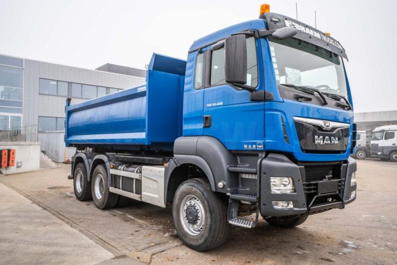 MAN TGS 33.420 BB + AJK - Hook lift truck: picture 2 MAN TGS 33.420 BB + AJK - Hook lift truck: picture 2