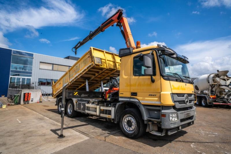 Mercedes ACTROS 2641-MP3-6x2-4+ PK 18 T/m/3XHydr. - Tipper, Crane truck: picture 2 Mercedes ACTROS 2641-MP3-6x2-4+ PK 18 T/m/3XHydr. - Tipper, Crane truck: picture 2