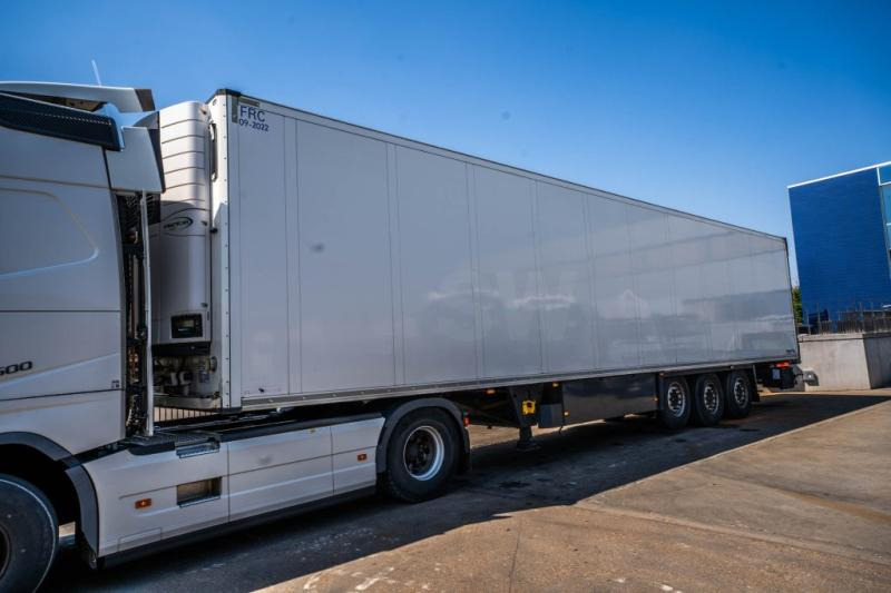 Schmitz SCB-S3B-CARRIER VECTOR 1550 - Refrigerator semi-trailer: picture 1 Schmitz SCB-S3B-CARRIER VECTOR 1550 - Refrigerator semi-trailer: picture 1