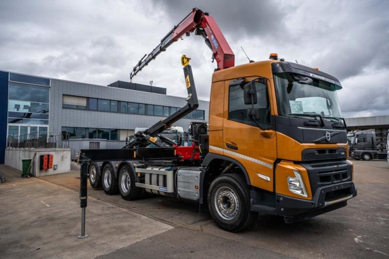 Volvo FMX 430-8x4+HMF 2820/6xhydr. - Hook lift truck, Crane truck: picture 2 Volvo FMX 430-8x4+HMF 2820/6xhydr. - Hook lift truck, Crane truck: picture 2