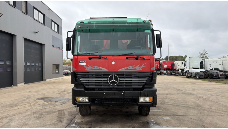 Mercedes-Benz Actros 4143 (GRAND PONT / BOITE MANUELLE / LAMES / 8X4 / STEEL SUSP.) - Tipper: picture 2 Mercedes-Benz Actros 4143 (GRAND PONT / BOITE MANUELLE / LAMES / 8X4 / STEEL SUSP.) - Tipper: picture 2