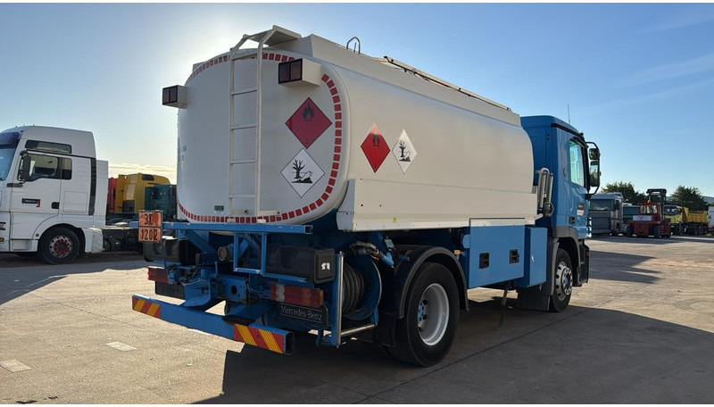 Mercedes-Benz actros 1844 (14500 L / EPS / 3 PEDALES / MP2 / RETARDER / PARFAIT ETAT !!! / V6) - Tank truck: picture 4 Mercedes-Benz actros 1844 (14500 L / EPS / 3 PEDALES / MP2 / RETARDER / PARFAIT ETAT !!! / V6) - Tank truck: picture 4
